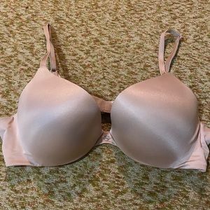 VICTORIA’S SECRET Nude Very Sexy Push Up Bra 36B